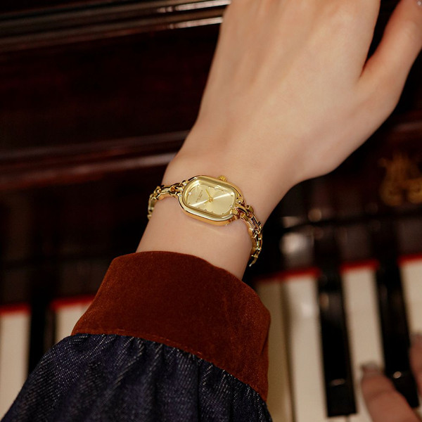 Women Vintage Styled Watch